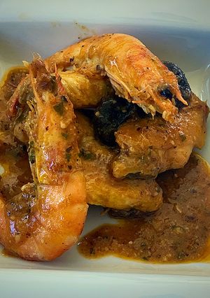 Foto principal de Alitas de pollo con langostinos y shiitake