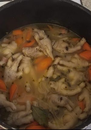 Una foto de Patitas de pollo