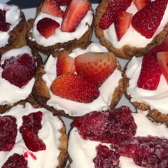 A picture of Fruit Tarts.