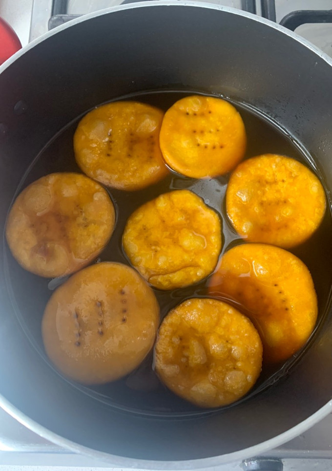 Una foto de Sopaipillas pasadas