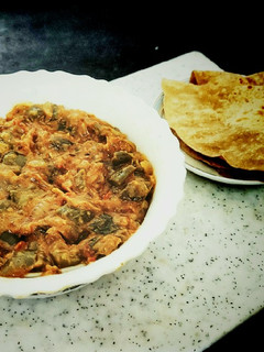 ரெஸ்டாரண்ட் ஸ்டைல் குடைமிளகாய் கிரேவி(restuarant style capsicum gravy recipe in tamil) செய்முறை முக்கிய புகைப்படம்