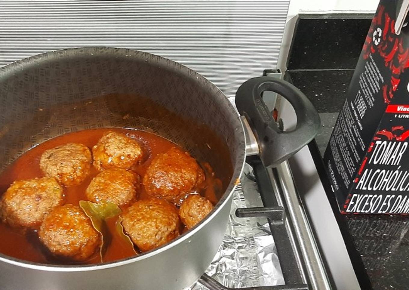 Albóndigas de carne en salsa de tomate