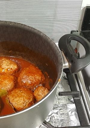 Una foto de Albóndigas de carne en salsa de tomate