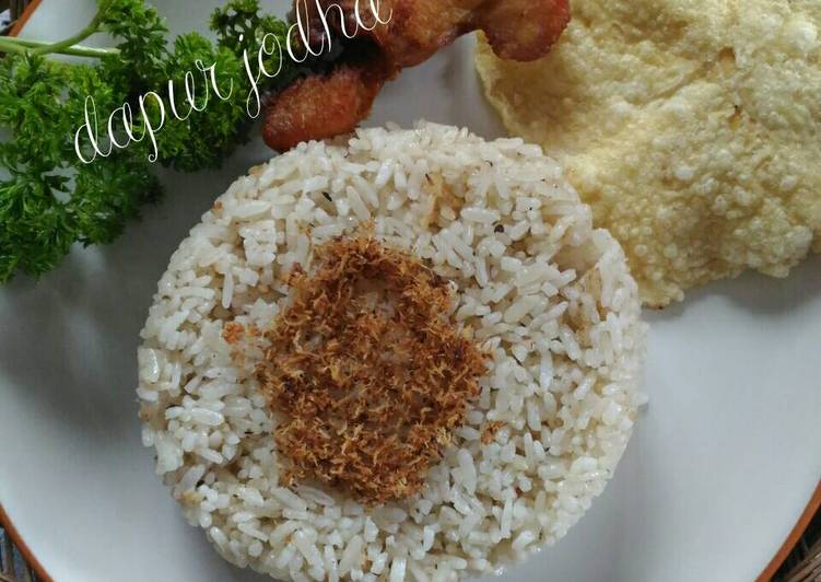 Bagaimana Menyiapkan Nasi kebuli ayam goreng rice cooker jodha Anti Gagal