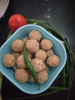 शेंगदाना, तीळ, मखाना लाडू रेसिपी (makhana ladoo recipe in marathi) रेसिपी चे मुख्य फोटो