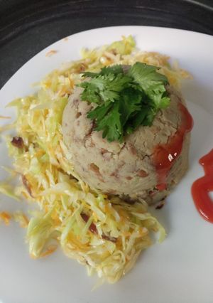 A picture of Mashed potatoes and mbaazi. (mukimo).