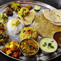 Puranpoli Thali A picture of Puranpoli Thali.