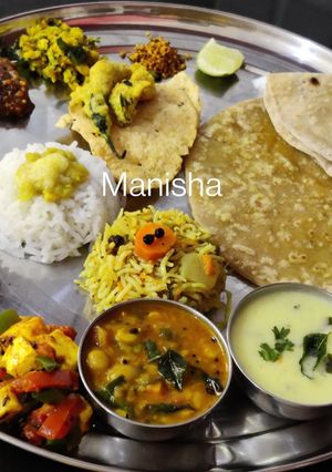 A picture of Puranpoli Thali.