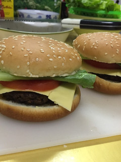 A picture of Simple and Easy Hamburger.