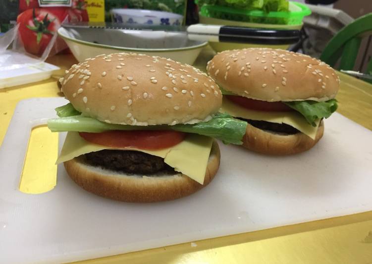 Simple Way to Prepare Award-winning Simple and Easy Hamburger