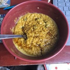 Cinnamon and turmeric porridge A picture of Cinnamon and turmeric porridge.