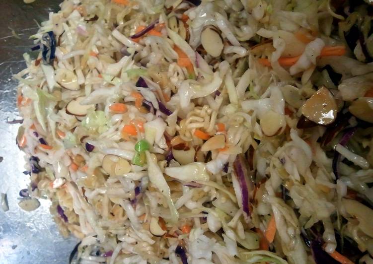 ramen cabbage salad easy to make