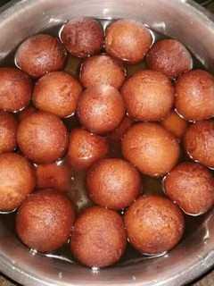 छेना के रसगुल्ले (chhena rasgulla recipe in Hindi) रेसिपी मुख्य फोटो