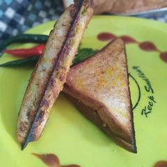 A picture of Schezwan spicy sandwich.
