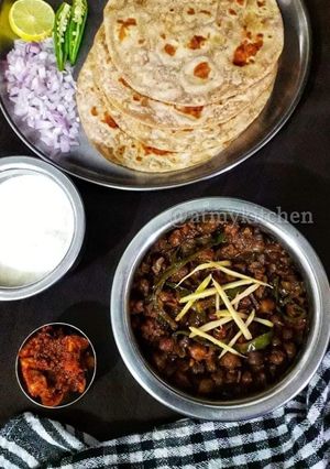 A picture of Chana Masala / Black Chickpea Dry Curry.