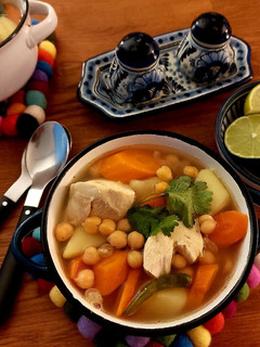 Una foto de Caldo de pollo