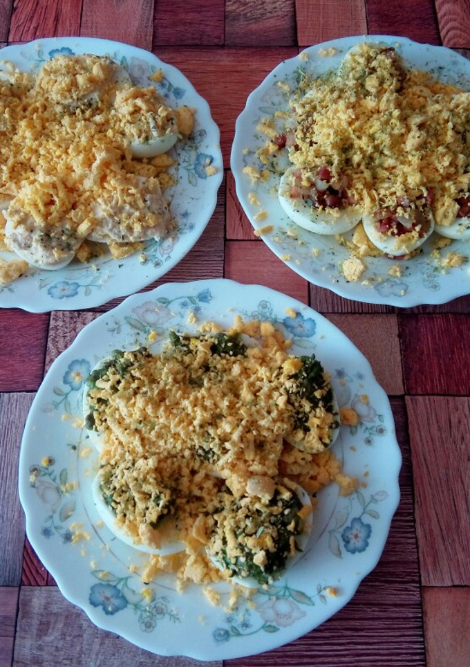 Una foto de Huevos rellenos (3 variedades)