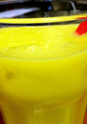 Foto de Smoothie de Manga, Banana e Laranja