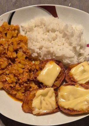 Foto de Barcos Dourados com Carne e Queijo derretido
