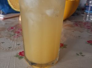Una foto de Refrescante Naranjada mineral