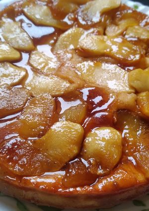 A picture of Apple Caramel upside down cake.