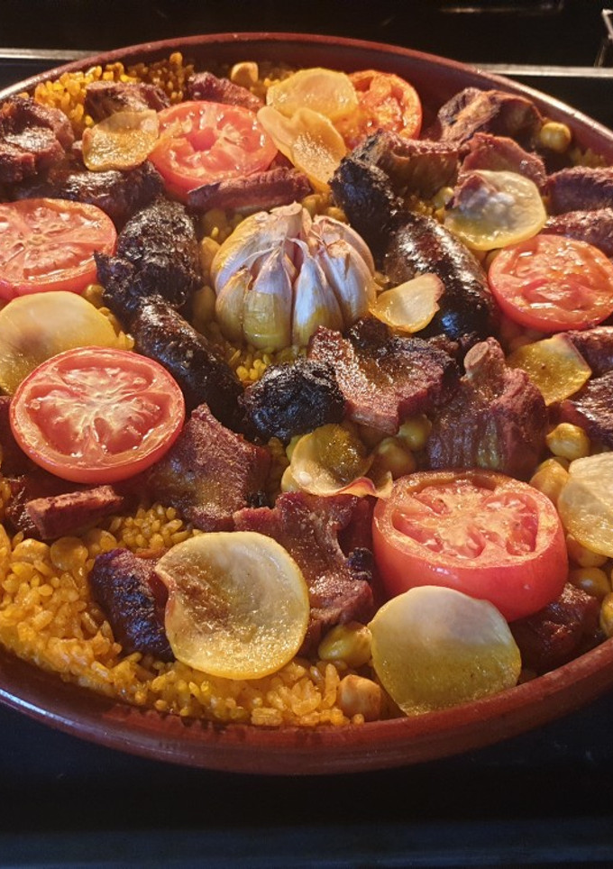 Una foto de Arroz al horno (arròs al forn)