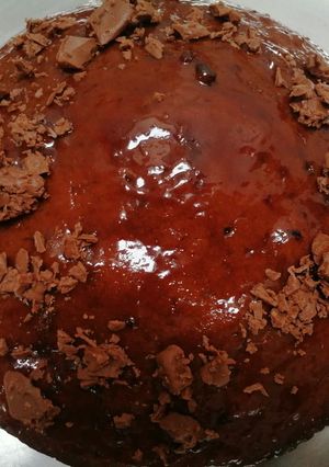 A picture of Chocolate cake with parle g biscuits.