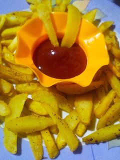 पोटैटो फ्रेंच फ्राइज (potato french fries recipe in Hindi) रेसिपी मुख्य फोटो