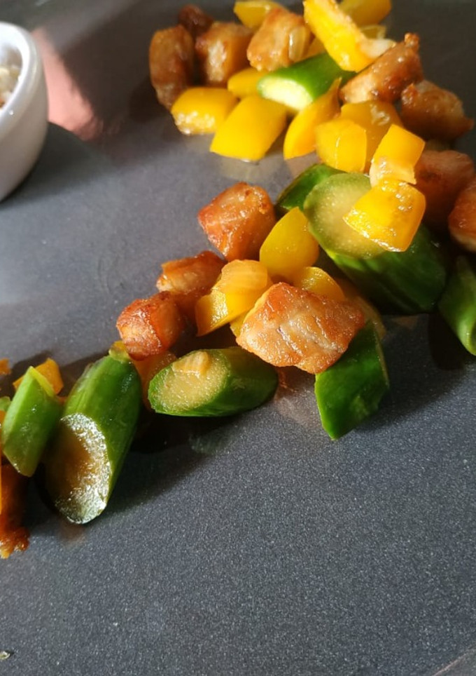 Una foto de Cerdo en salsa satay