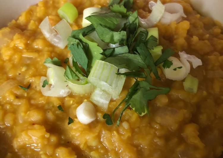 Red lentil dal (vegan if you sub the ghee ?)