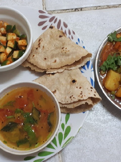 કાઠિયાવાડી ઊંધિયું (Kathiyawadi Undhiyu Recipe In Gujarati) રેસીપી મુખ્ય ફોટો