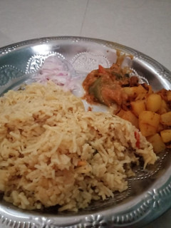 வெஜிடபிள் ரைஸ் (Vegetable rice recipe in tamil) செய்முறை முக்கிய புகைப்படம்