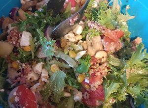 Foto de Salada com quinoa e queijo