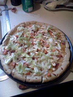 A picture of BLT Pizza.