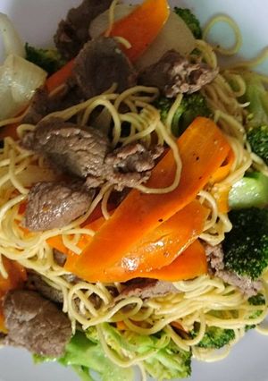 Hình của món Mì Trứng Xào Thịt Bò.