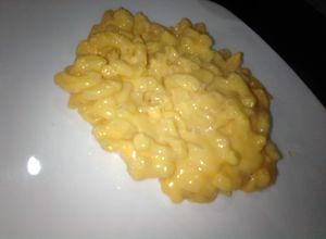 Una foto de Mac and cheese/ macarrones con queso