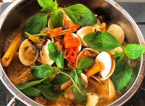 Hình của món Nghêu hấp thái.