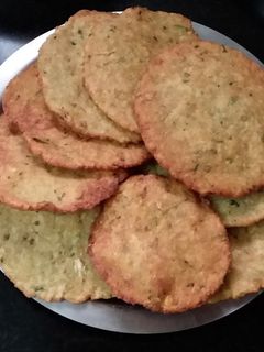 मुगाची खमंग पुरी (moongachi puri recipe in marathi) रेसिपी चे मुख्य फोटो 