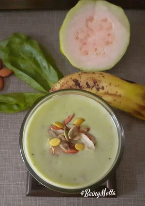 A picture of Gauva-Spinach Smoothie.