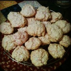 Coconut Macaroons 🥥 A picture of Coconut Macaroons 🥥.