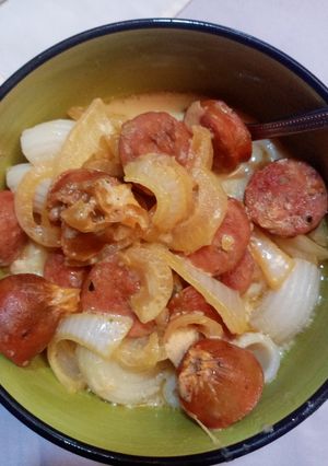 Una foto de Pasta con chorizo en leche