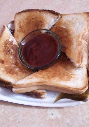 ब्रेड आलू सैंडविच (Bread aloo sandwich recipe in Hindi) रेसिपी मुख्य फोटो