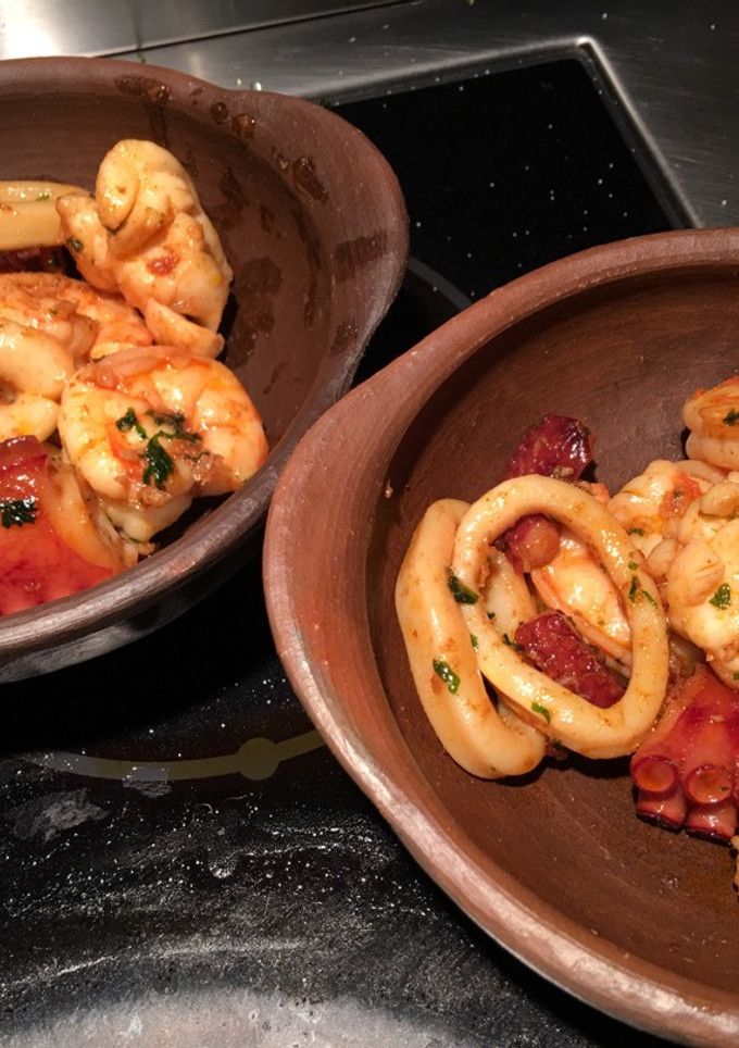 Una foto de Cazuela de mariscos