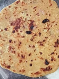 प्याज़ का पराठा (pyaz ka paratha recipe in Hindi) रेसिपी मुख्य फोटो