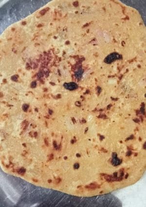 प्याज़ का पराठा (pyaz ka paratha recipe in Hindi) रेसिपी मुख्य फोटो