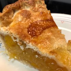 A picture of Pineapple Mango Pie.