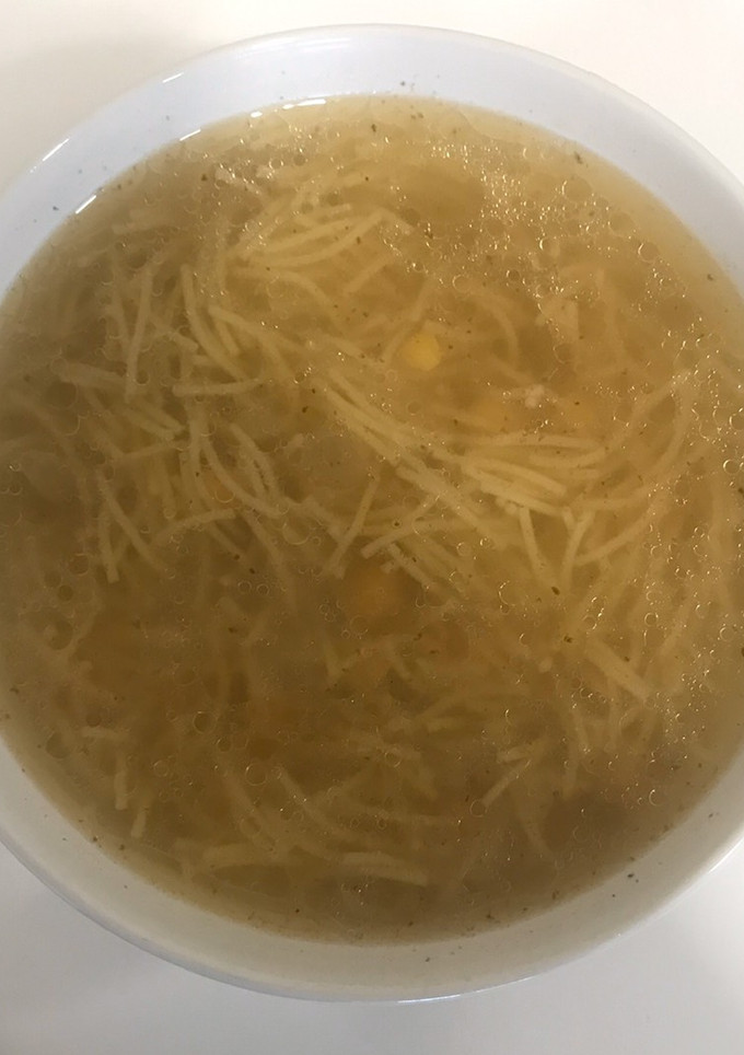 Una foto de Sopa de cocido con garbanzos