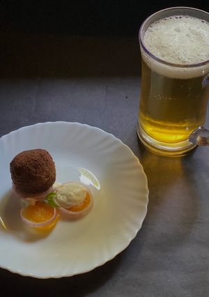A picture of Bitterballen, Dutch Party or Pub snack.