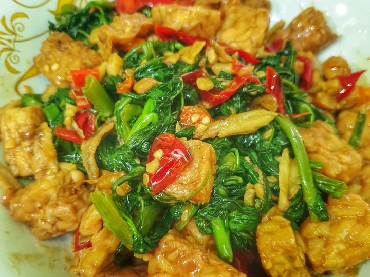 Cara Mudah Menyiapkan Resep Tumis kangkung teri tempe yang Lezat Anti Ribet, Menggugah Selera