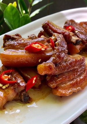 Hình của món Sườn non khìa nước dừa.